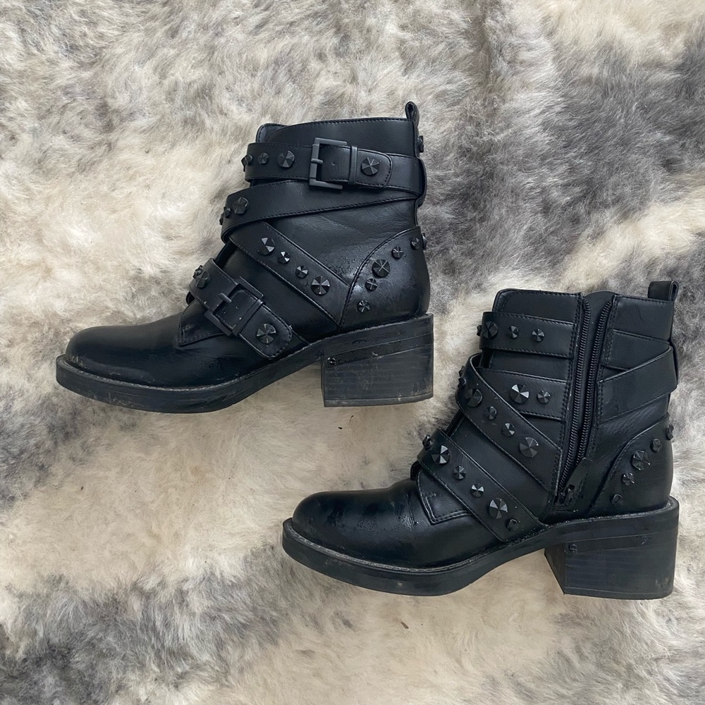 Boots - Picture 2 of 3